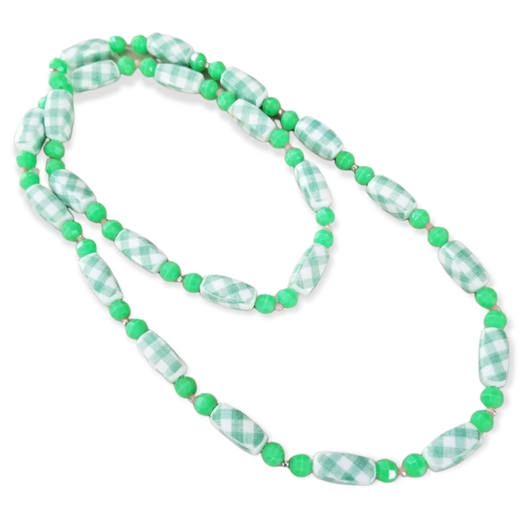 Vintage 1960s Mid Century Lime Green and White Acrylic Beaded Necklace - Picture 6 of 8